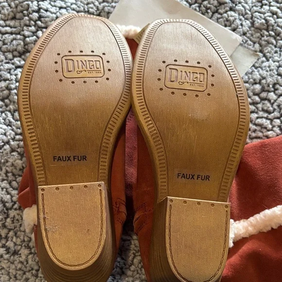 Dingo Red Suede Boots with White Fur Trim - Picture 4 of 4